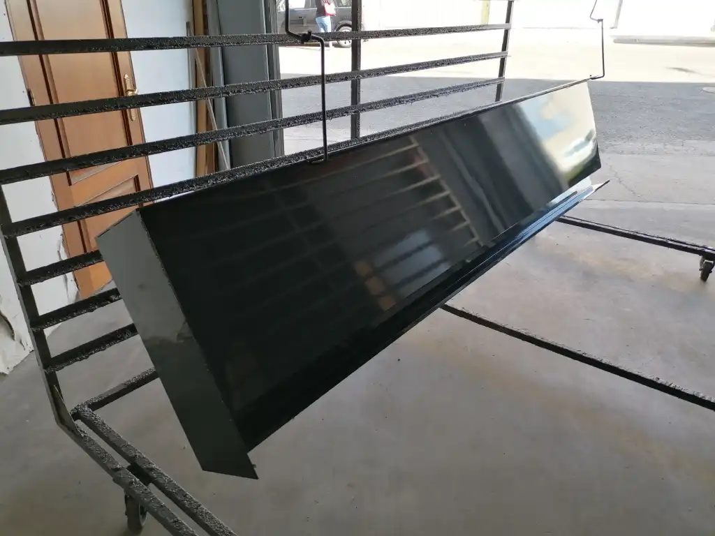 Canalón metálico pintado